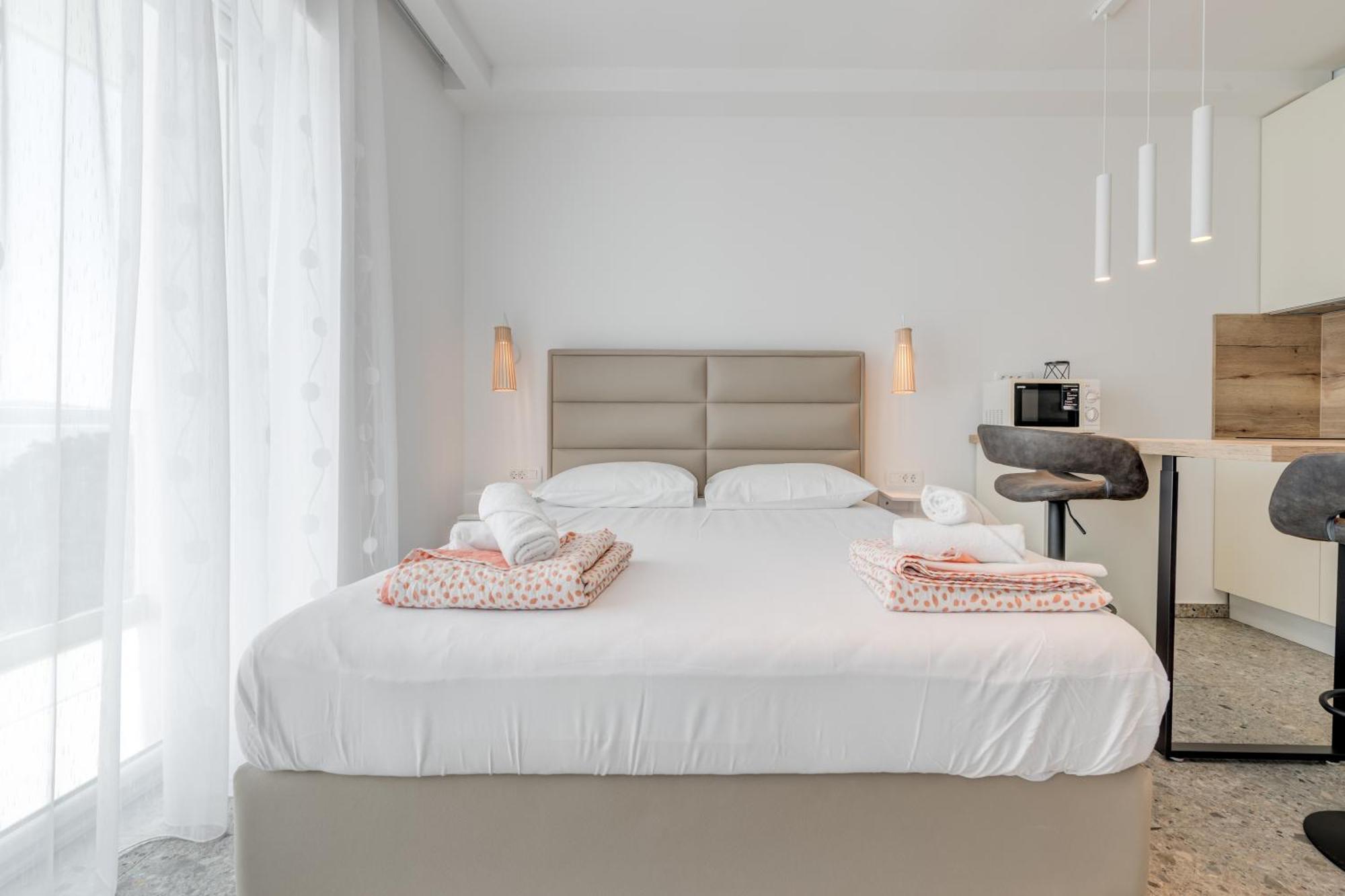 Deluxe Seaview Villa Kennedy III Mimice Exteriér fotografie